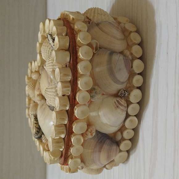 Vintage 1950s Davar Taiwan Whale Seashell Chained Jewelry Box - Picture 6 of 7